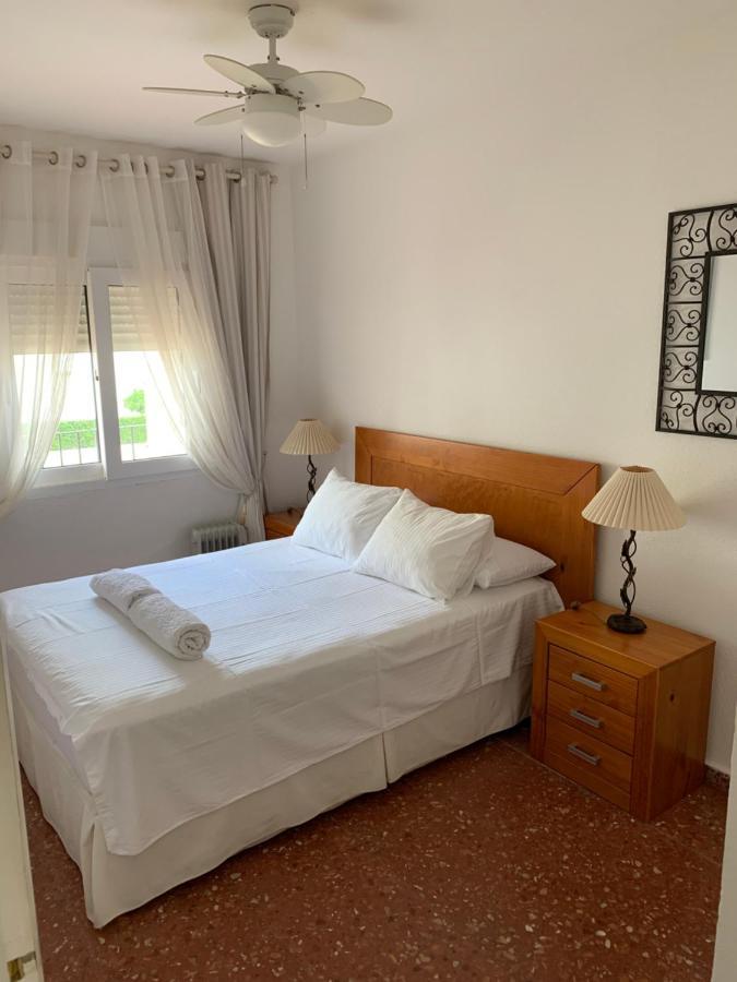 Golden Park Apartment Дения Екстериор снимка