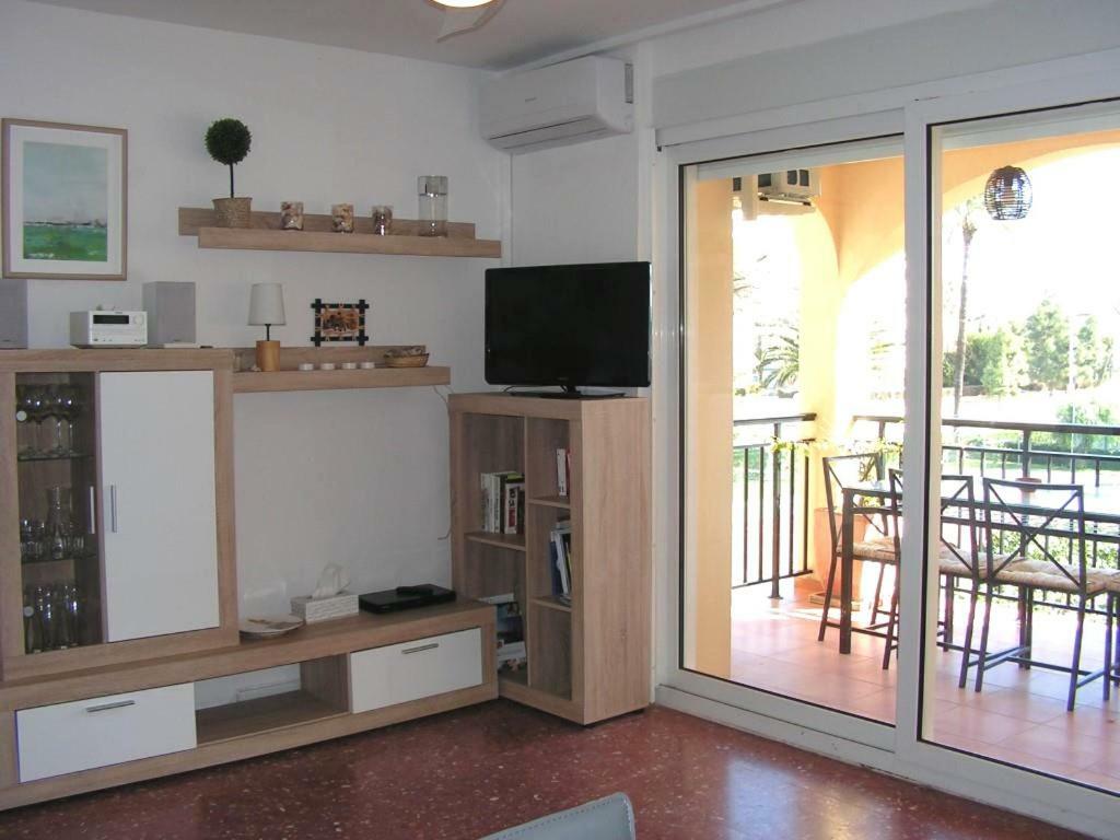 Golden Park Apartment Дения Екстериор снимка