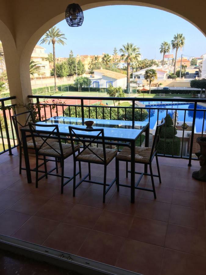 Golden Park Apartment Дения Екстериор снимка